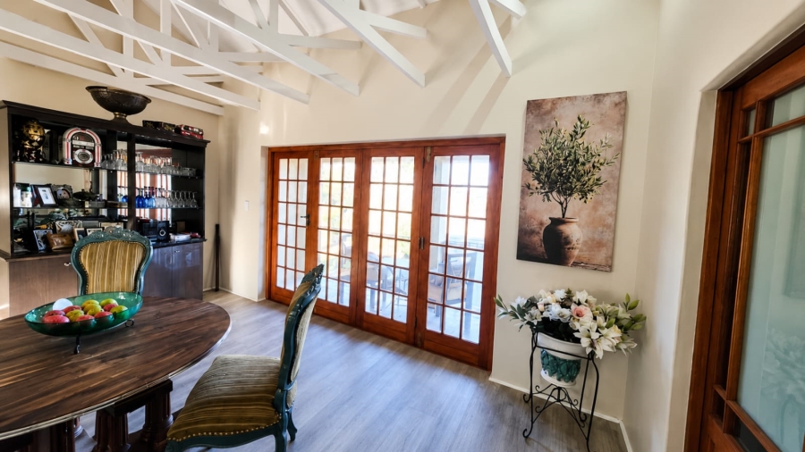 5 Bedroom Property for Sale in Stilbaai Wes Western Cape